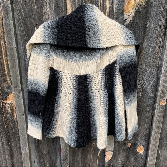 Silvia Novelli Noba Cardigan/Shawl Sweater Wool Blend Size S - Picture 2 of 5